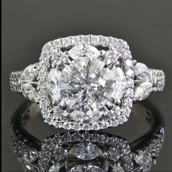 New Luxury 925 Silver Round Shiny Diamond Ring - Picture 3 of 3